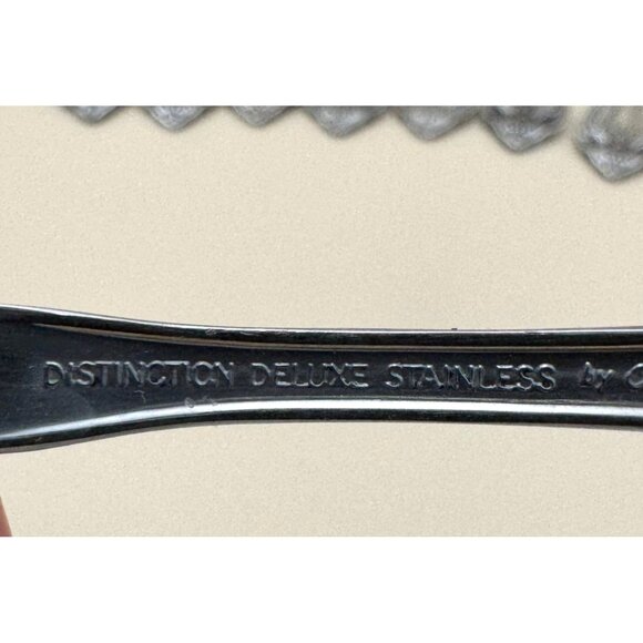 8 Oneida Distinction Deluxe KENNETT SQUARE Stainless Salad Forks - Picture 5 of 7